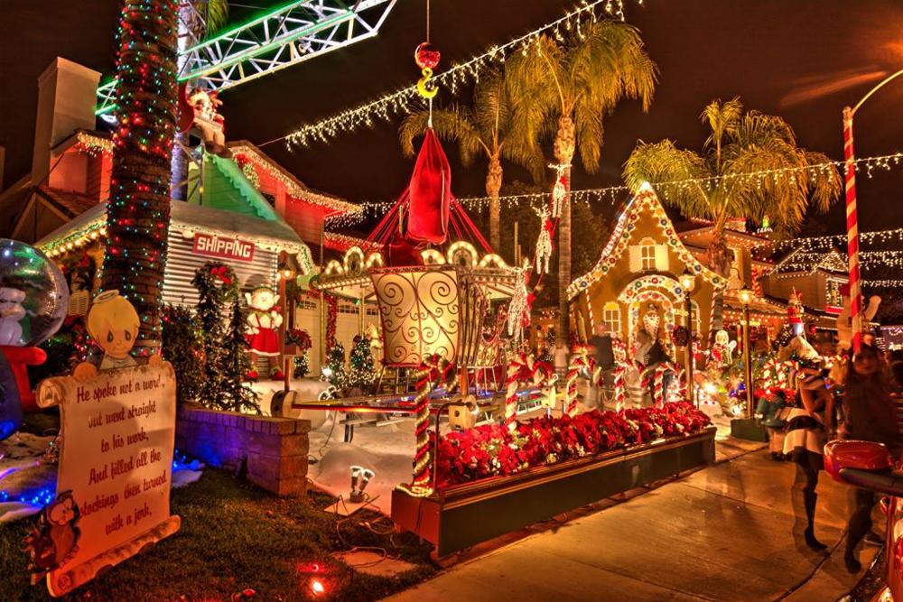 Best Holiday Date Ideas Check Decorated Neighborhoods