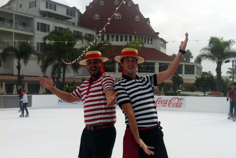 Best Holiday Date Ideas Even Gondoliers Ice Skate