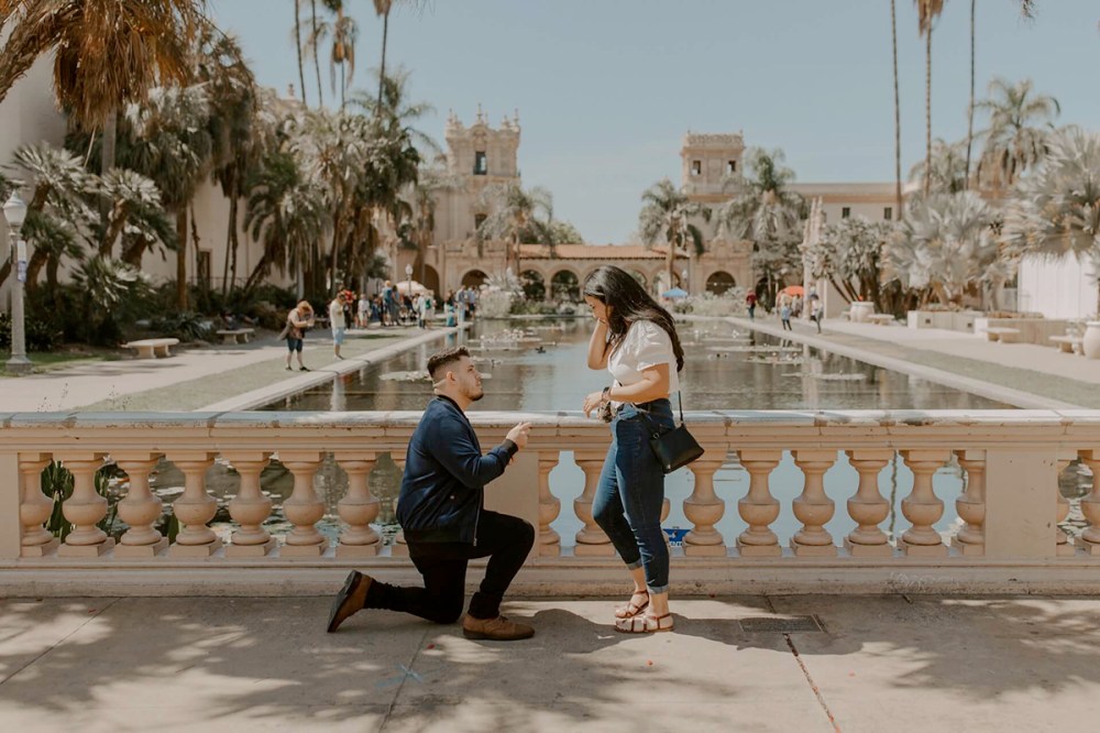 Man proposing with confidence in San Diego, capturing the perfect intimate moment.